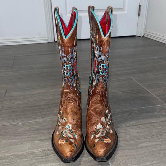 MACIE BEAN WOMEN'S ROSE GARDEN WESTERN BOOTS - SNIP TOE. SWAROVSKI CRYSTALS - Picture 2 of 7